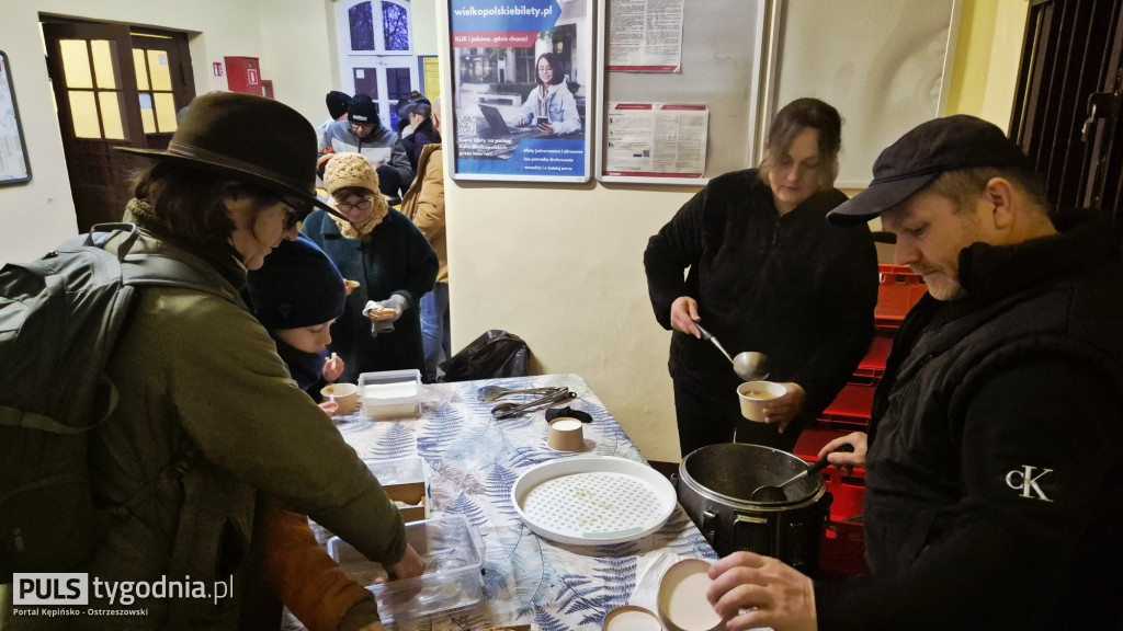 Historyczny pociąg wjechał na stację Ostrzeszów