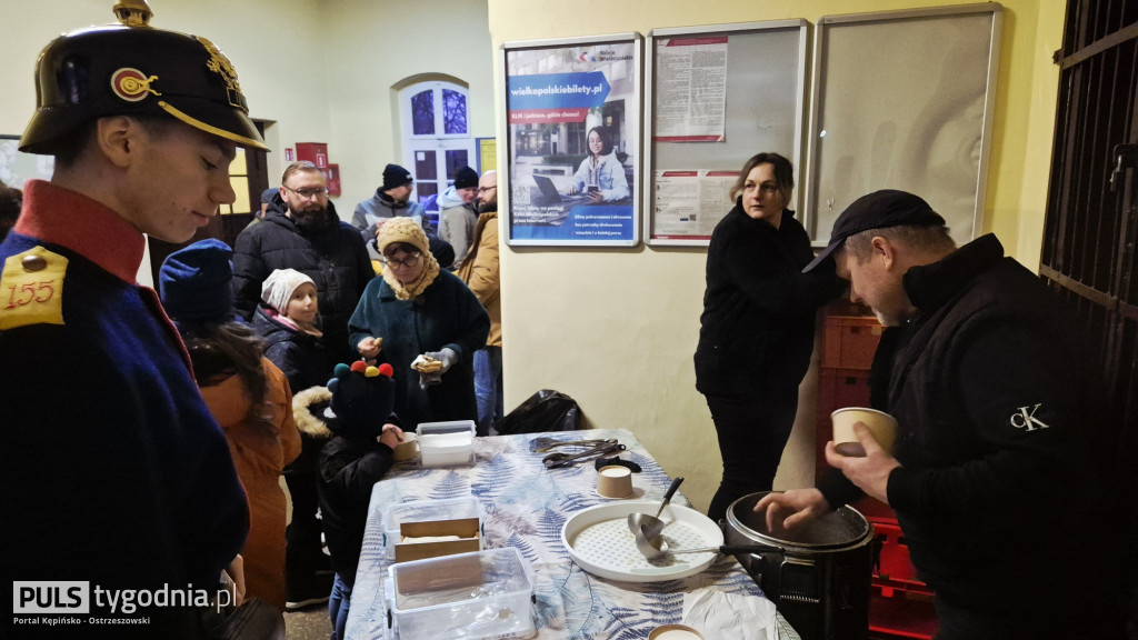 Historyczny pociąg wjechał na stację Ostrzeszów