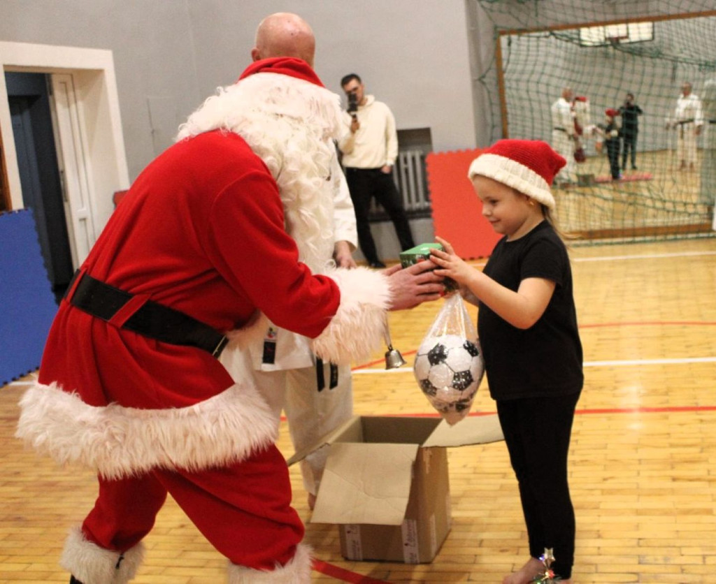 Wigilijny opłatek klubu UKS Hitotsu Ostrzeszów
