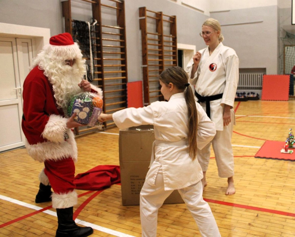 Wigilijny opłatek klubu UKS Hitotsu Ostrzeszów