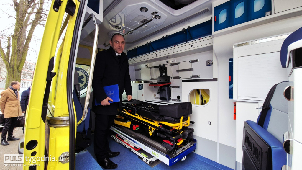 Nowa karetka i sprzęt dla Szpitala