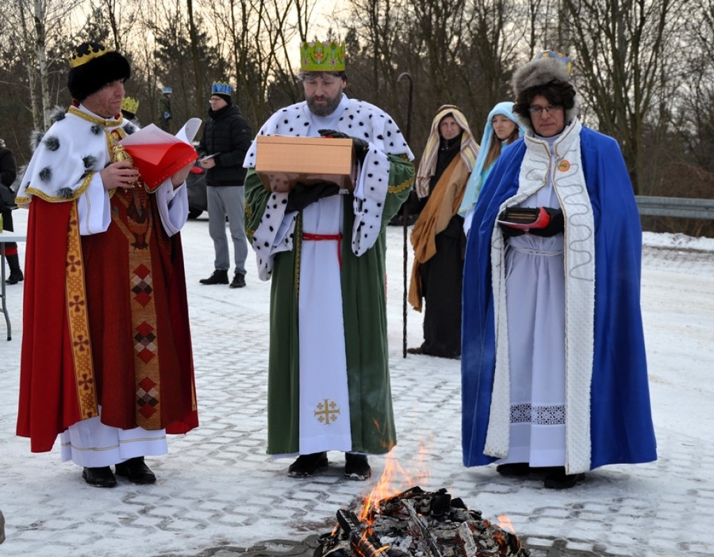 Orszak Królewski przeszedł ulicami Mikstatu