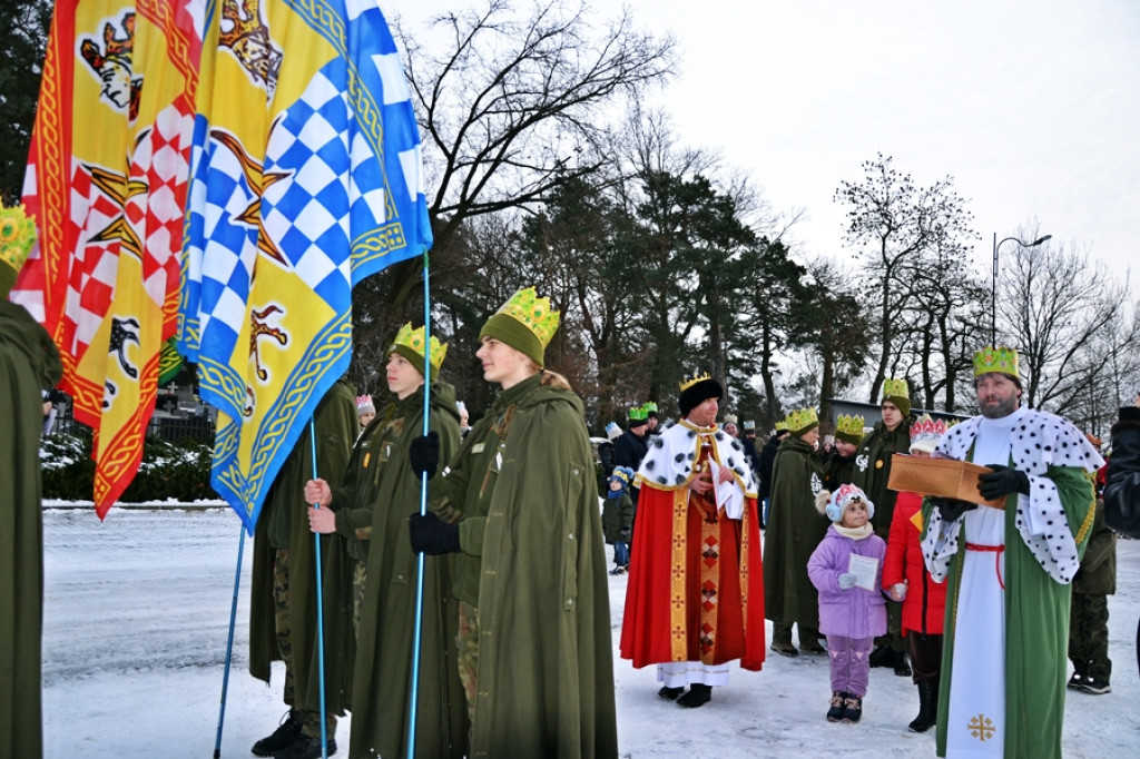 Orszak Królewski przeszedł ulicami Mikstatu