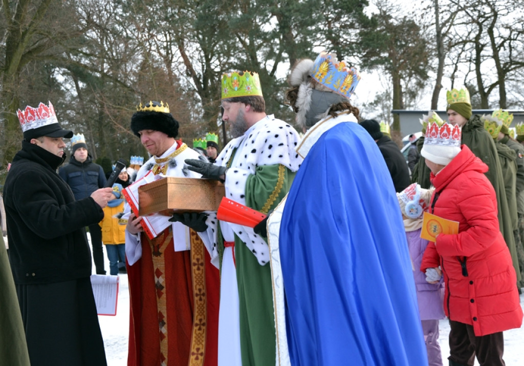 Orszak Królewski przeszedł ulicami Mikstatu