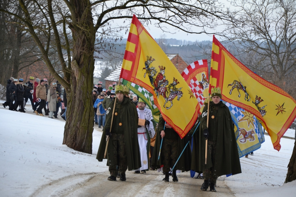 Orszak Królewski przeszedł ulicami Mikstatu