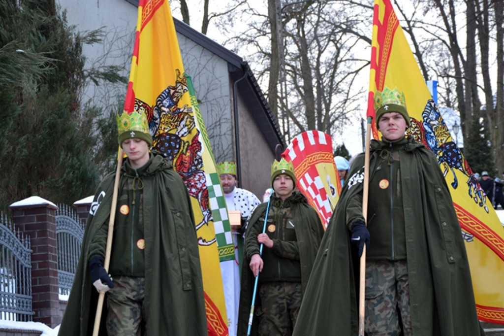 Orszak Królewski przeszedł ulicami Mikstatu