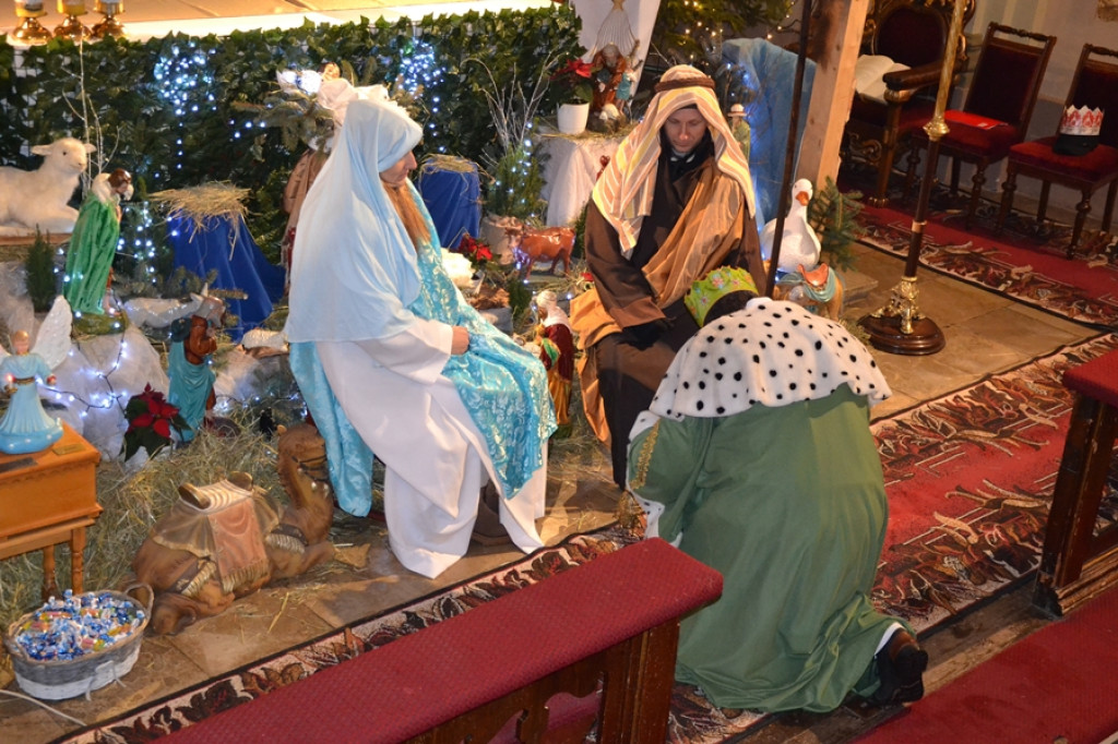 Orszak Królewski przeszedł ulicami Mikstatu