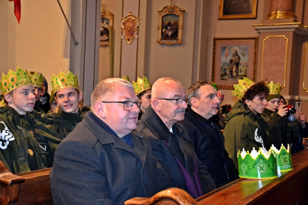 Orszak Królewski przeszedł ulicami Mikstatu