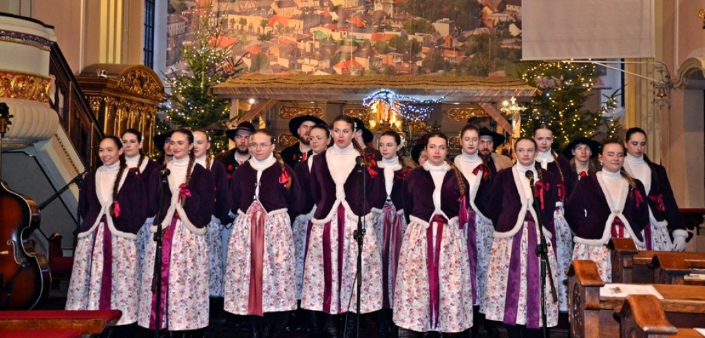 Orszak Królewski przeszedł ulicami Mikstatu