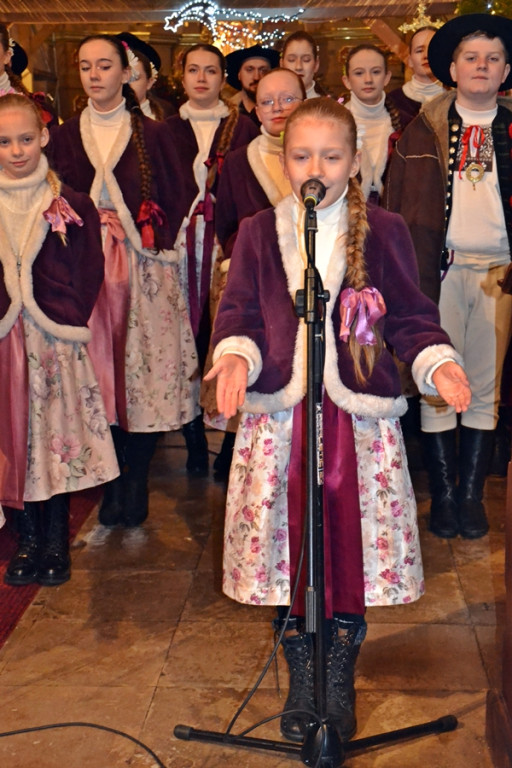 Orszak Królewski przeszedł ulicami Mikstatu