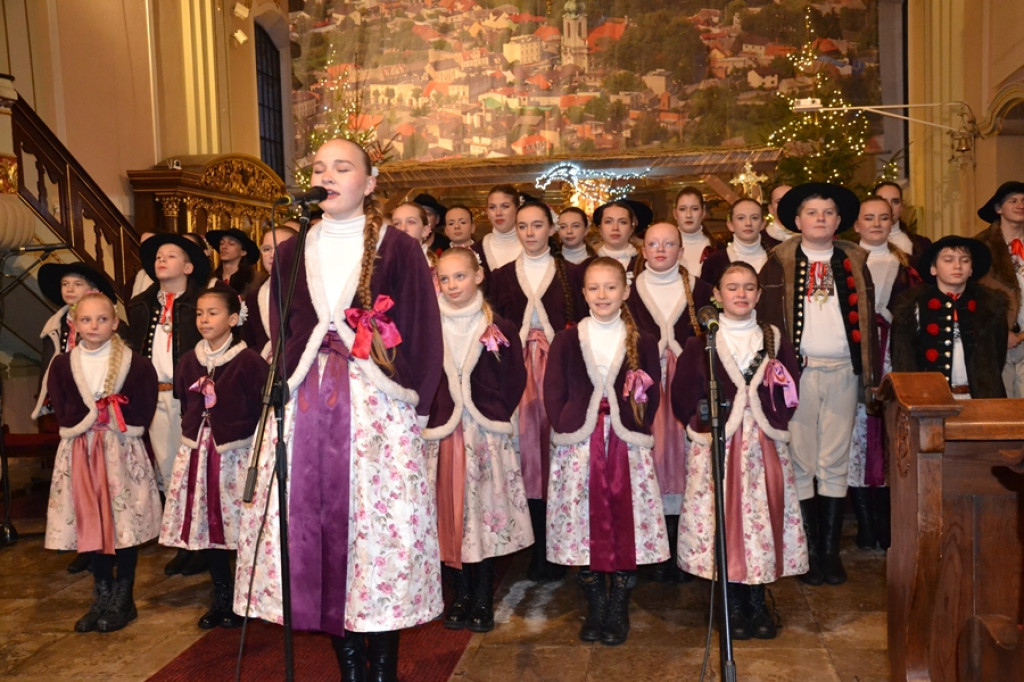Orszak Królewski przeszedł ulicami Mikstatu