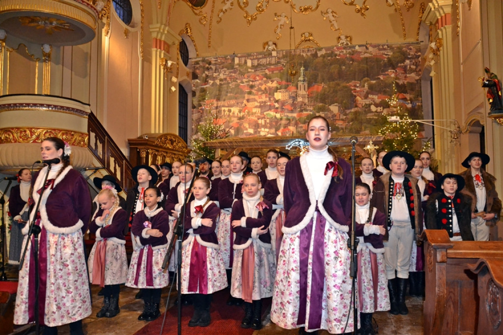 Orszak Królewski przeszedł ulicami Mikstatu