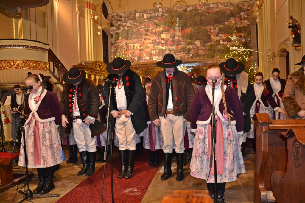 Orszak Królewski przeszedł ulicami Mikstatu