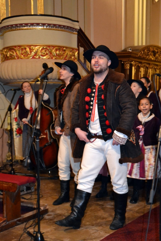 Orszak Królewski przeszedł ulicami Mikstatu