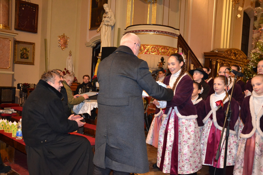 Orszak Królewski przeszedł ulicami Mikstatu