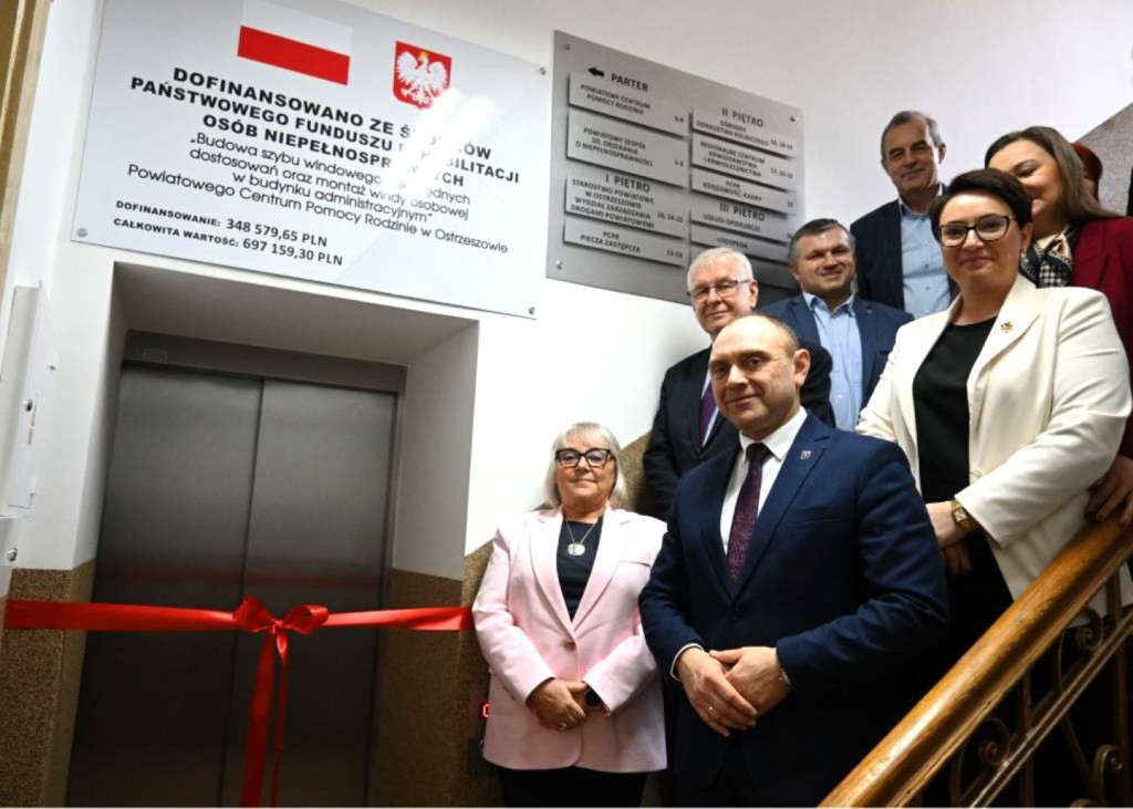 Winda w Powiatowym Centrum Pomocy Rodzinie