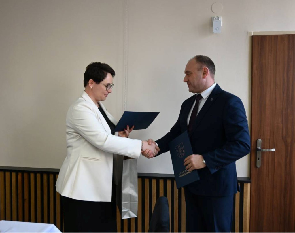 Winda w Powiatowym Centrum Pomocy Rodzinie