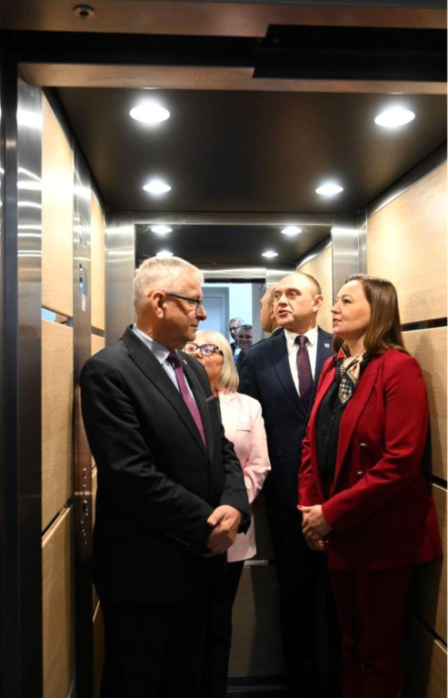 Winda w Powiatowym Centrum Pomocy Rodzinie