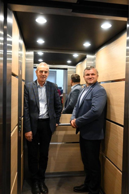 Winda w Powiatowym Centrum Pomocy Rodzinie