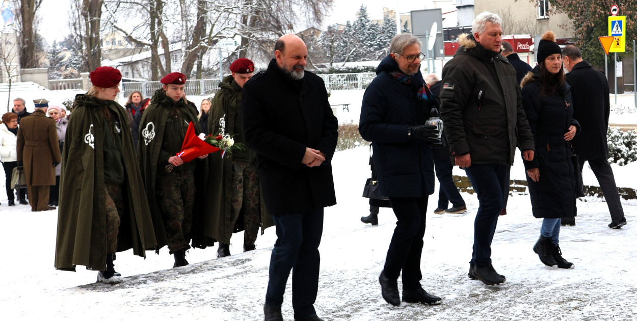 W hołdzie powstańcom wielkopolskim