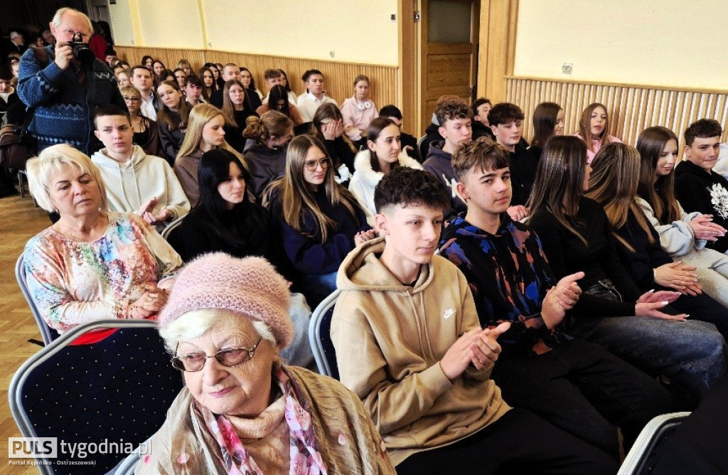 W hołdzie powstańcom wielkopolskim