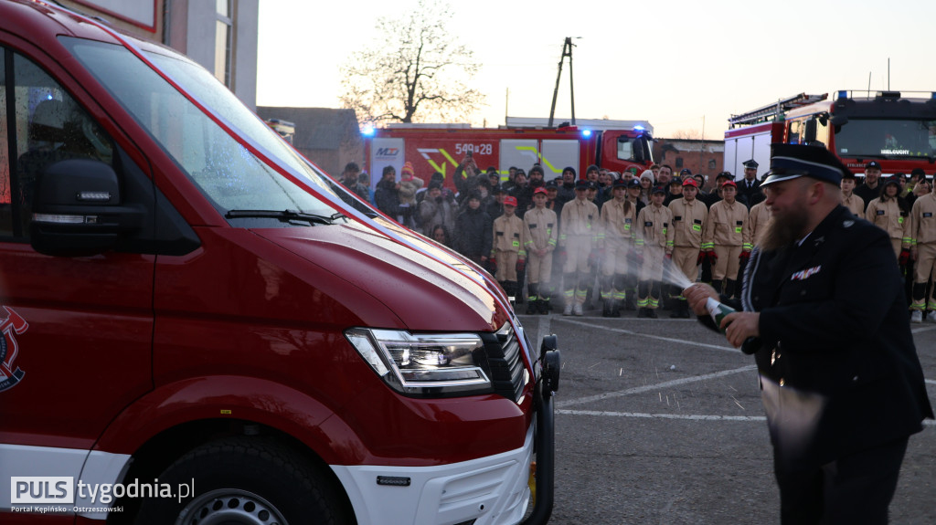 Nowe auto dla OSP Grabów nad Prosną