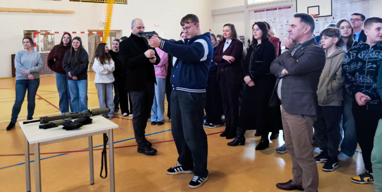 Uroczyste przekazanie wirtualnych strzelnic