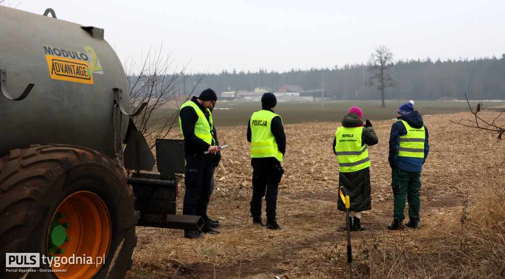 Pola skąpane we krwi
