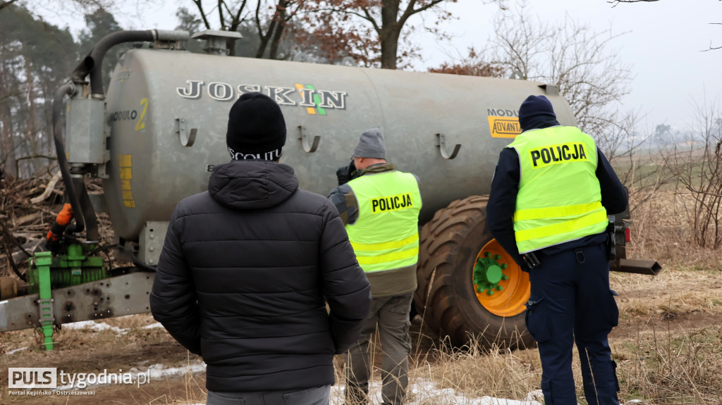 Pola skąpane we krwi
