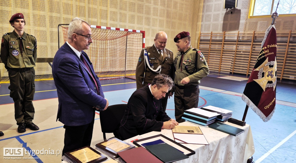 Harcerze z Mikstatu mają swój sztandar