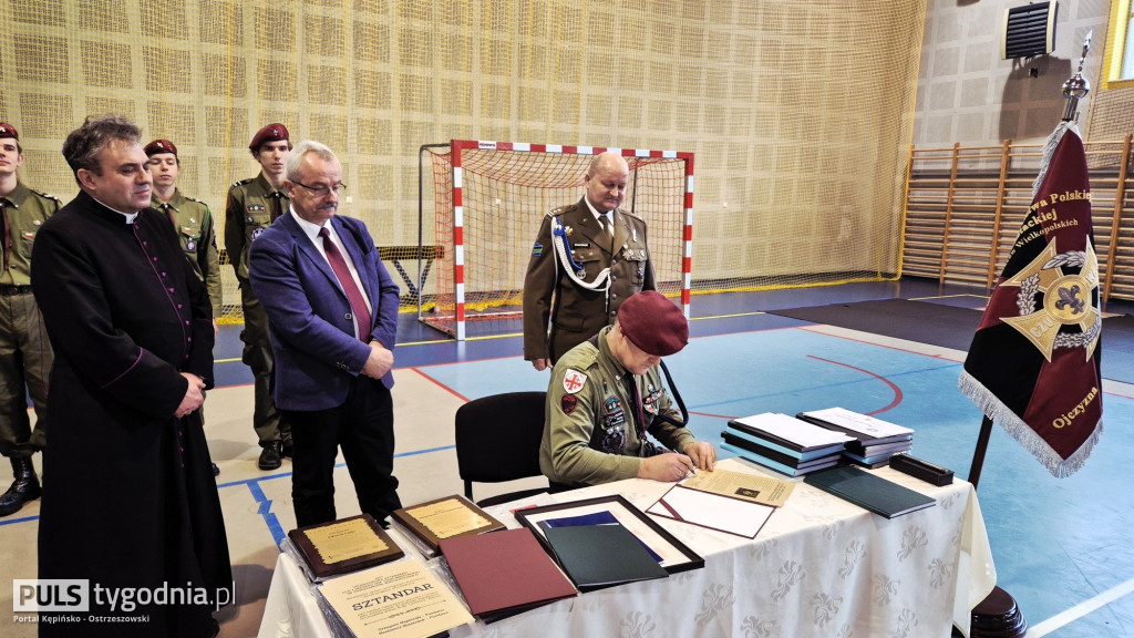 Harcerze z Mikstatu mają swój sztandar