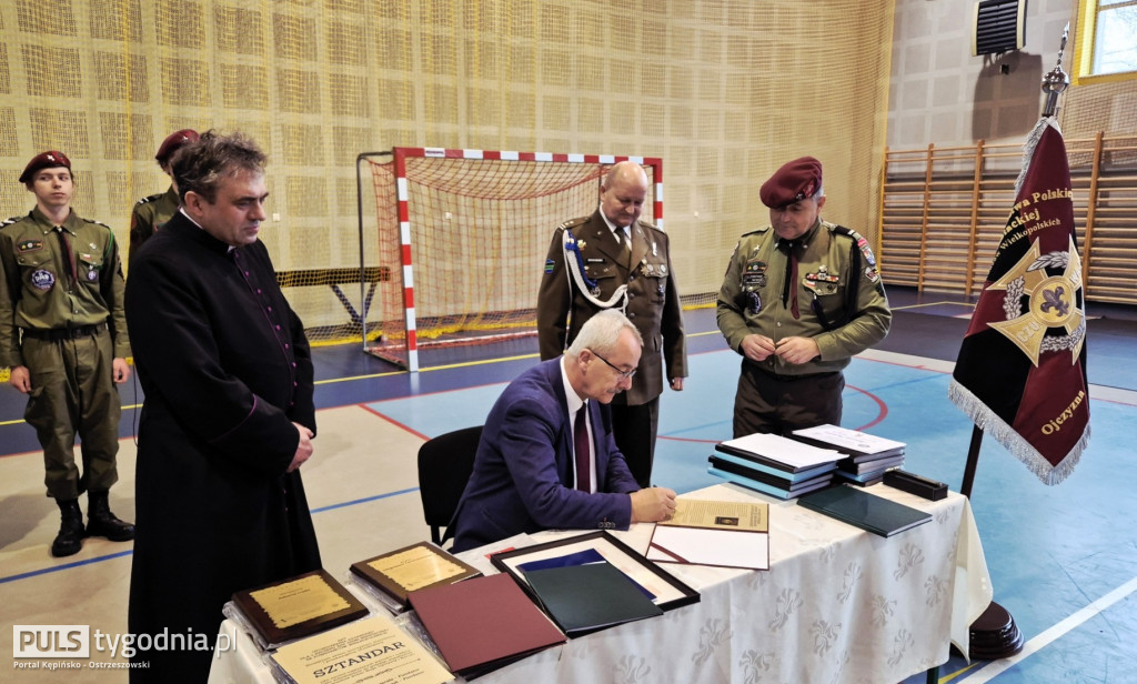 Harcerze z Mikstatu mają swój sztandar