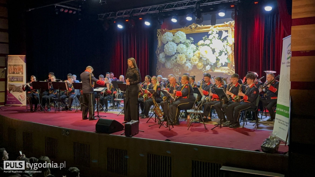 Miejska Orkiestra Dęta zagrała dla wszystkich Pań
