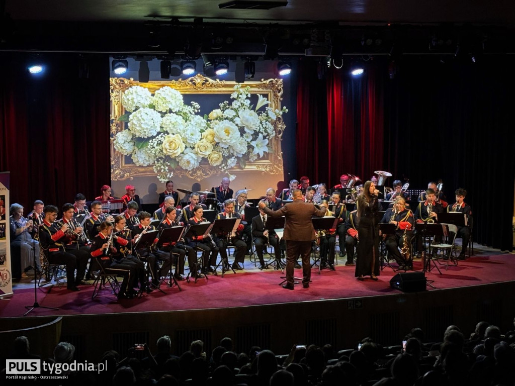 Miejska Orkiestra Dęta zagrała dla wszystkich Pań