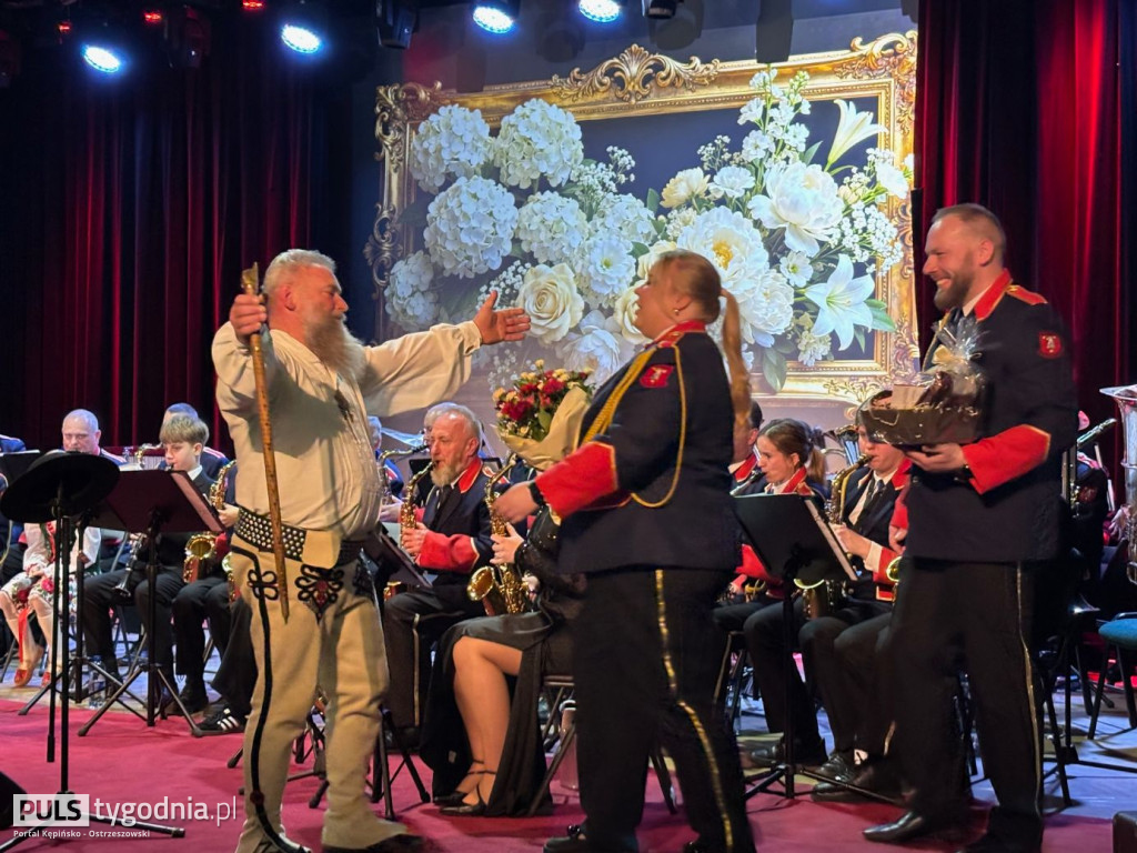 Miejska Orkiestra Dęta zagrała dla wszystkich Pań