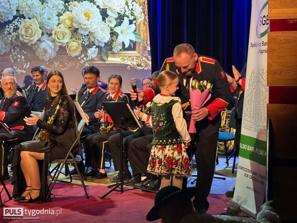Miejska Orkiestra Dęta zagrała dla wszystkich Pań