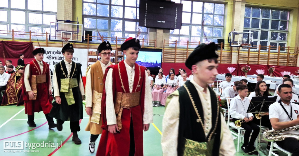 KRASZEWICE: Z Sienkiewiczem przez karty powieści