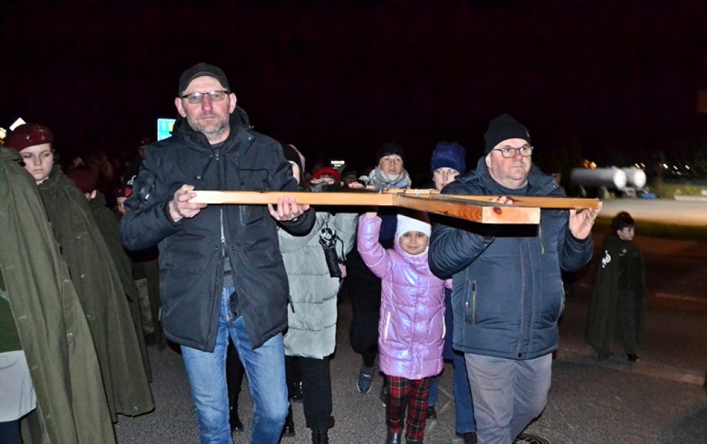 XVII Droga Krzyżowa ulicami Mikstatu