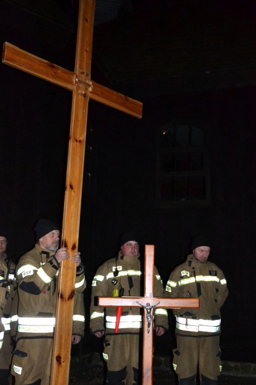 XVII Droga Krzyżowa ulicami Mikstatu