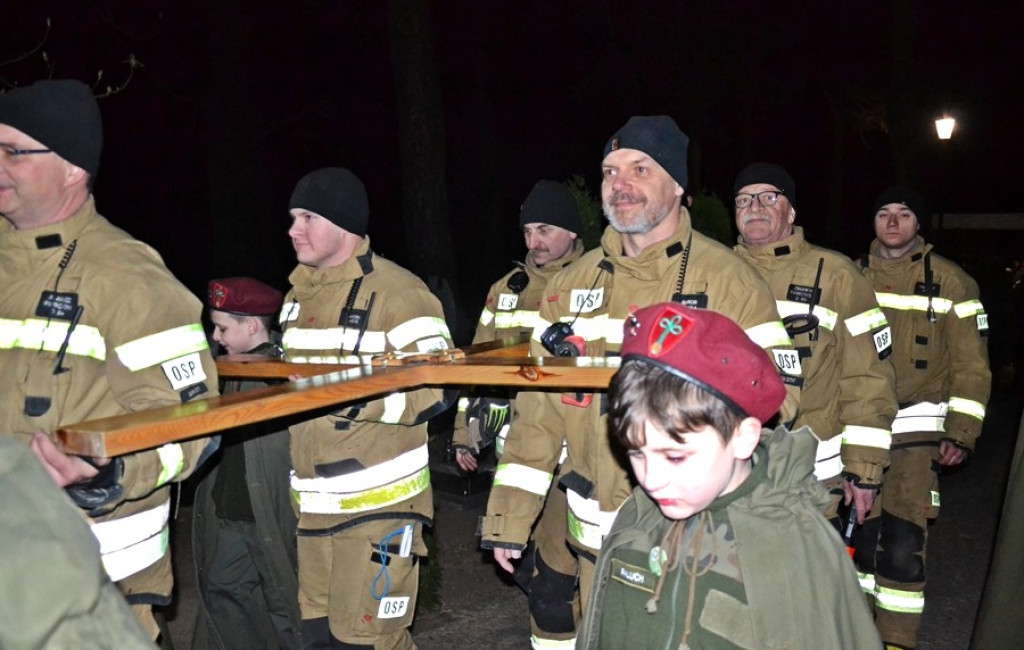 XVII Droga Krzyżowa ulicami Mikstatu