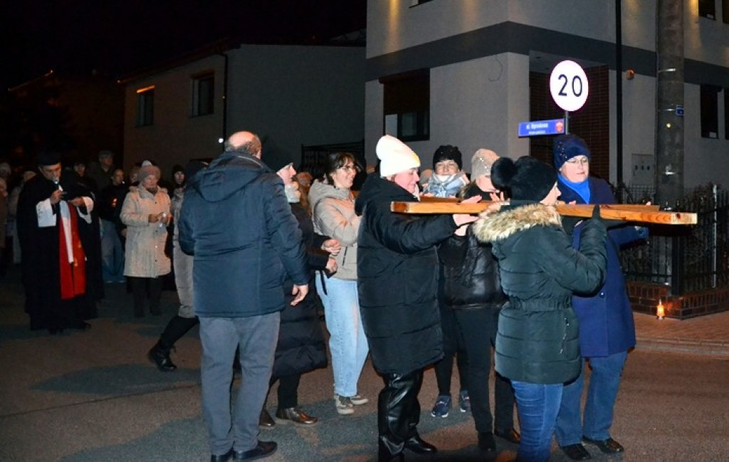 XVII Droga Krzyżowa ulicami Mikstatu