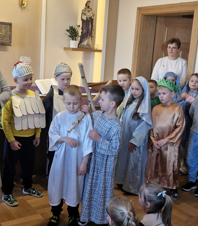 Droga Krzyżowa w salezjańskim przedszkolu