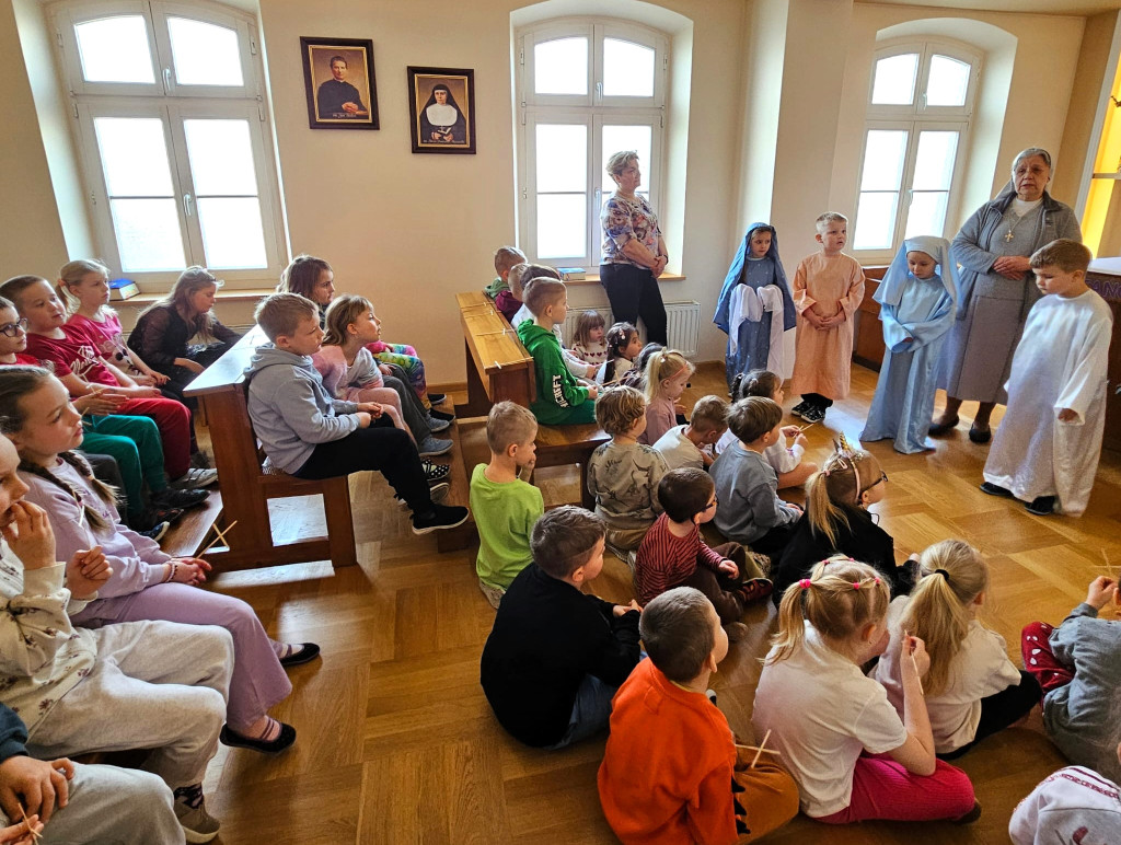 Droga Krzyżowa w salezjańskim przedszkolu