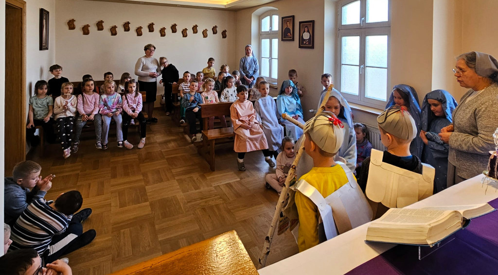 Droga Krzyżowa w salezjańskim przedszkolu