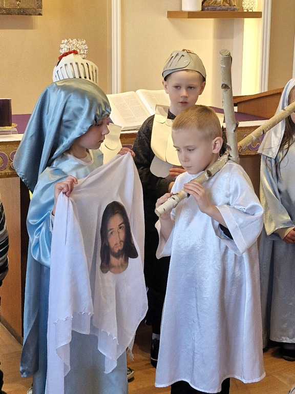 Droga Krzyżowa w salezjańskim przedszkolu