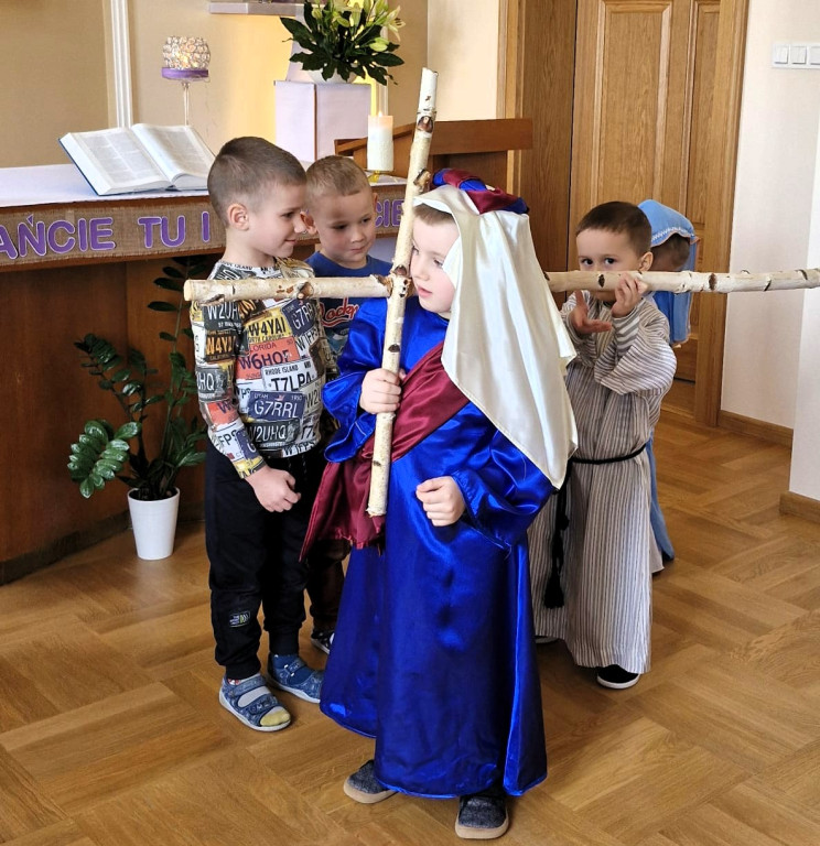 Droga Krzyżowa w salezjańskim przedszkolu