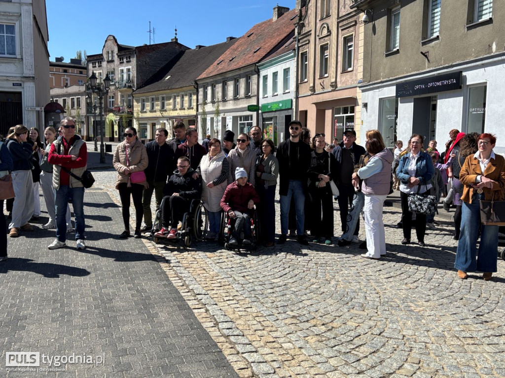 Zatańczyli na ostrzeszowskim rynku poloneza