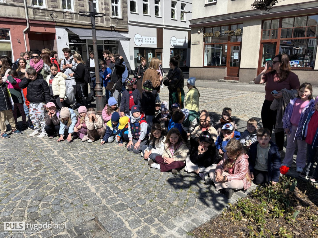 Zatańczyli na ostrzeszowskim rynku poloneza
