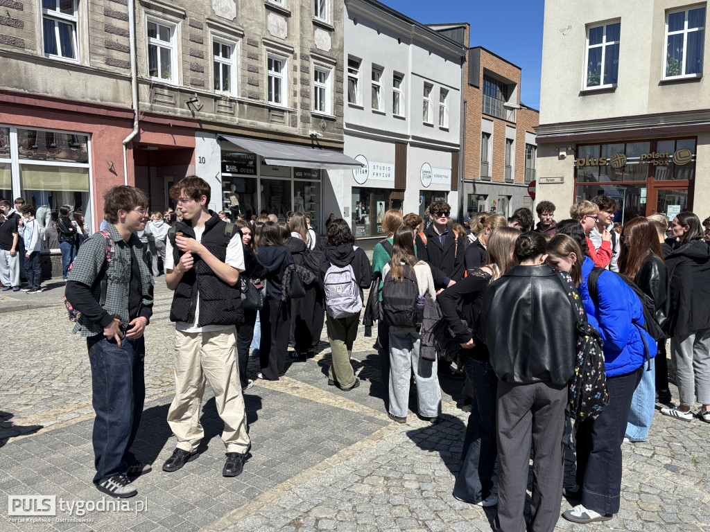 Zatańczyli na ostrzeszowskim rynku poloneza