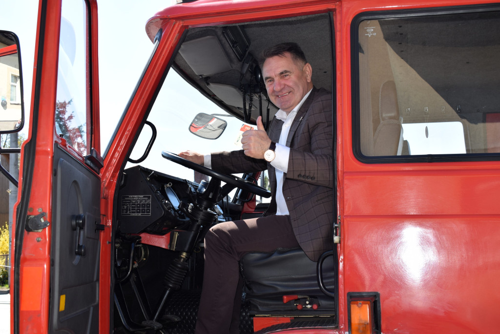 OSP w Czajkowie przekazała samochód strażacki.